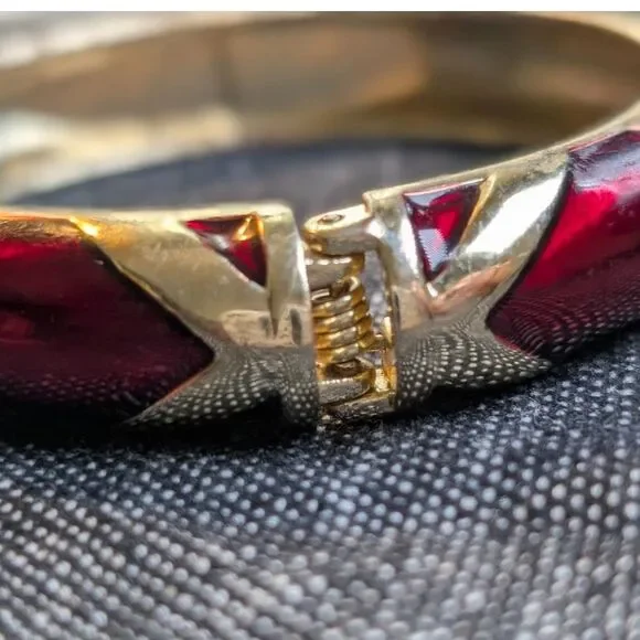 Vintage 80s Red Glass Panel Gold Tone Hinged Bangle Bold Statement - Picture 8 of 12